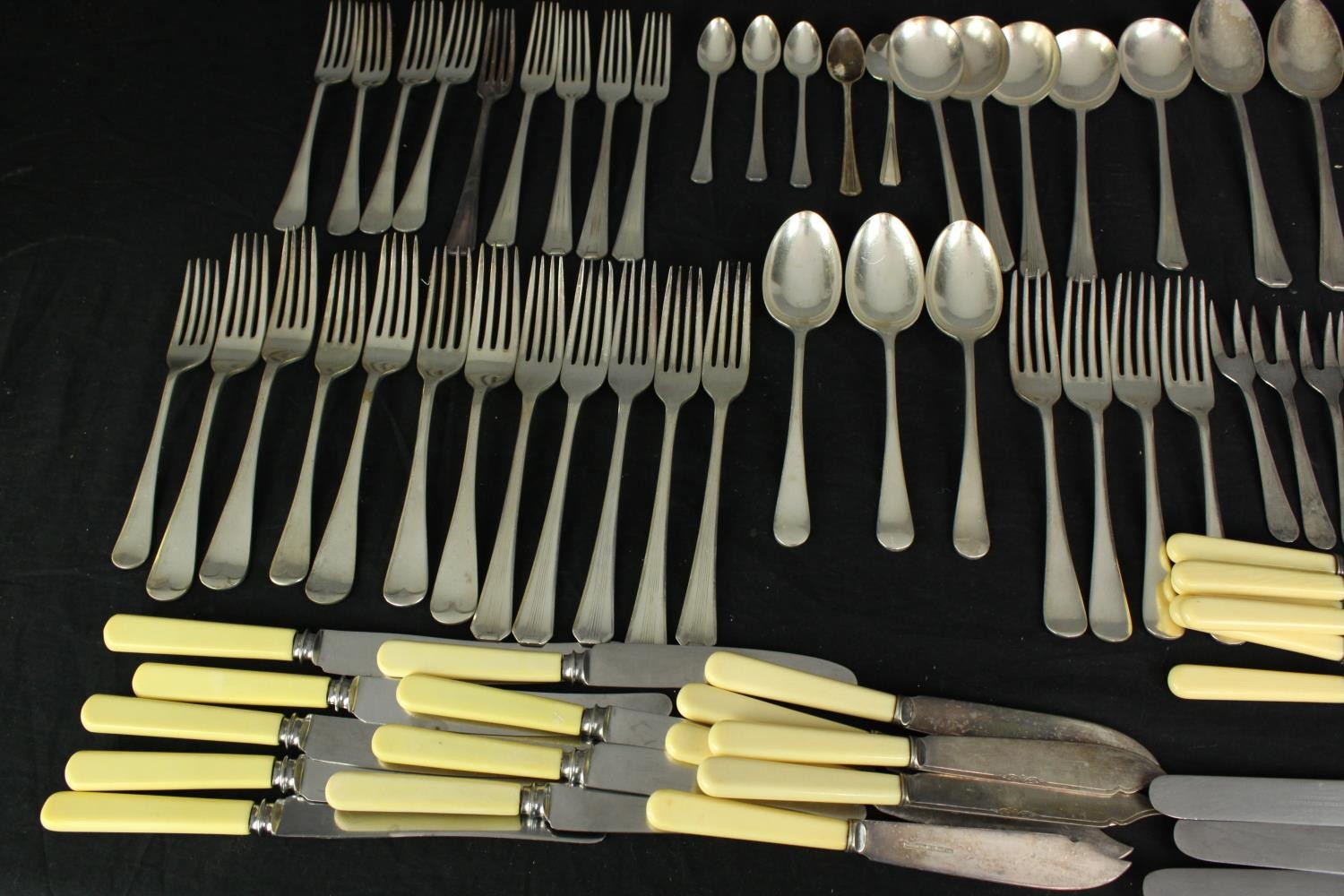 A large collection of cutlery. Some silver plated and stamped 'Rodger'. The largest measures L.24 - Image 4 of 5