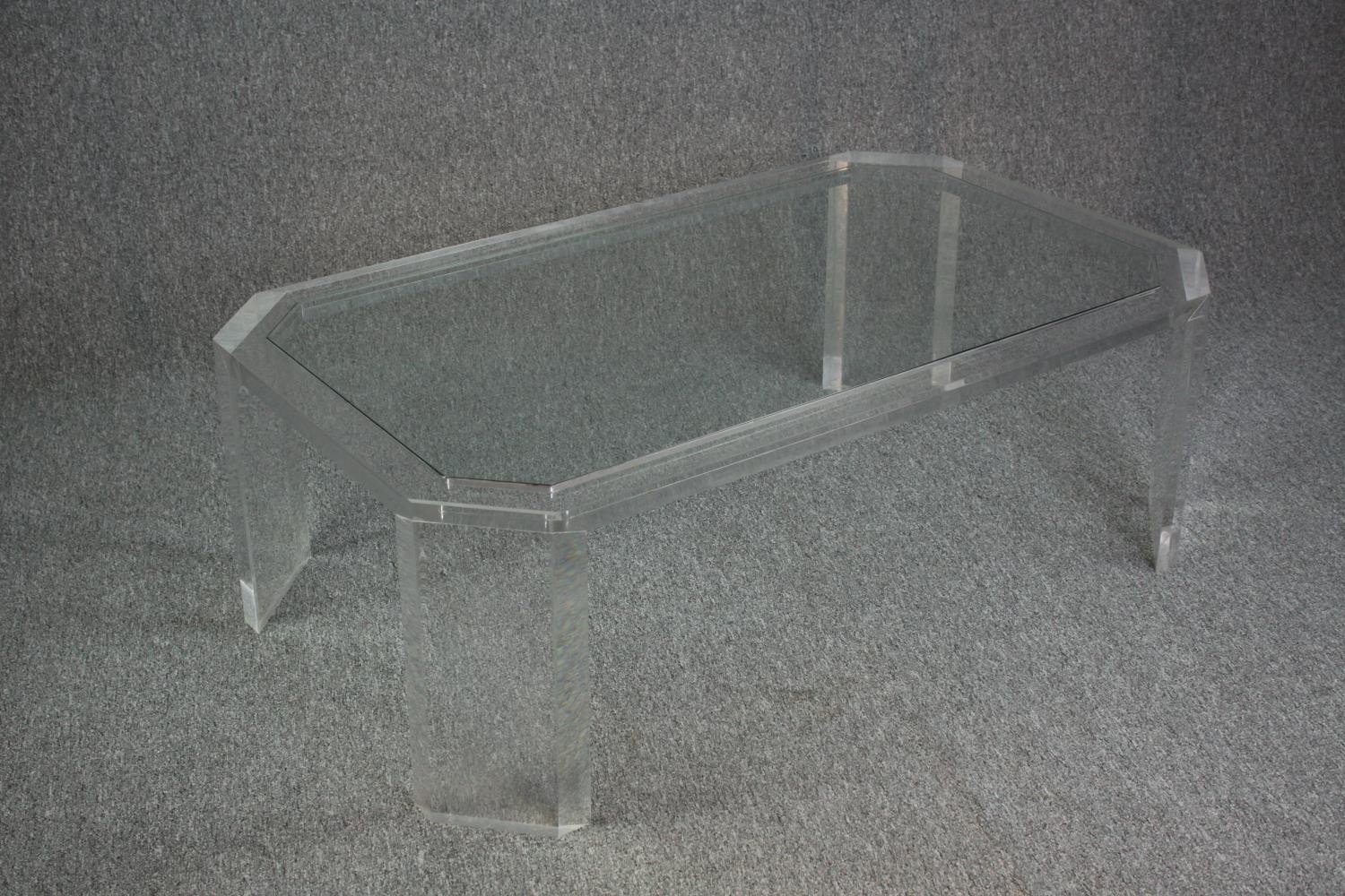 Coffee table, David Lange, vintage in lucite and glass. H.40 W.120 D.71cm. - Image 3 of 5