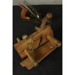 A collection of tools to include a guillotine and spoke shaves. The largest measures L. 36 cm.