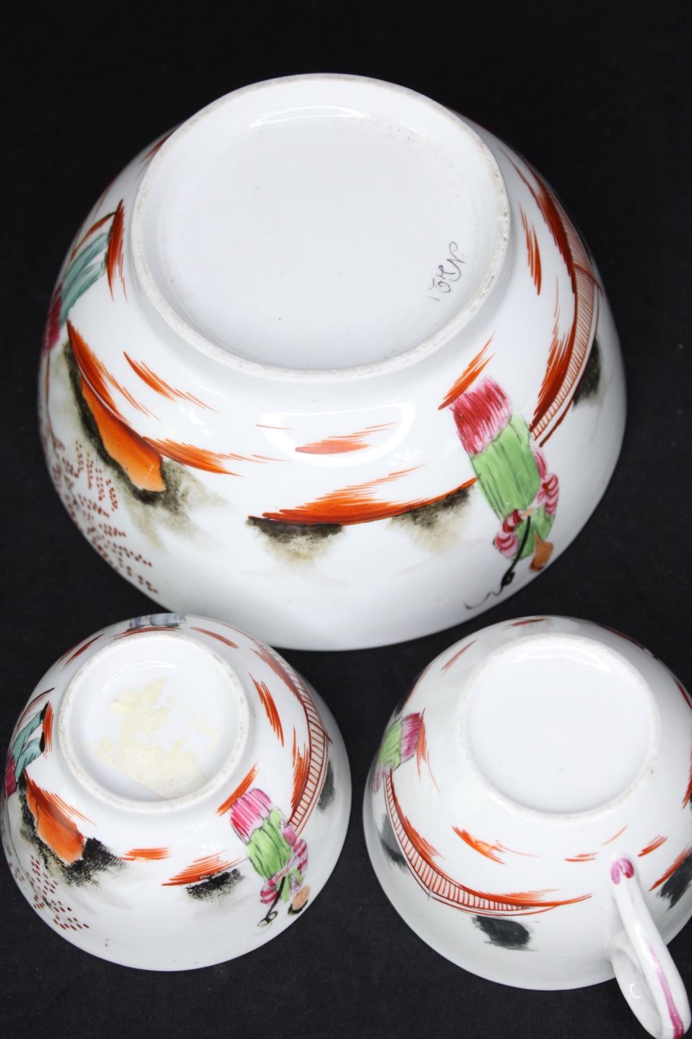 A 19th century one person New Hall hand painted 'boy and butterfly' pattern tea set. Includes tea - Image 6 of 7