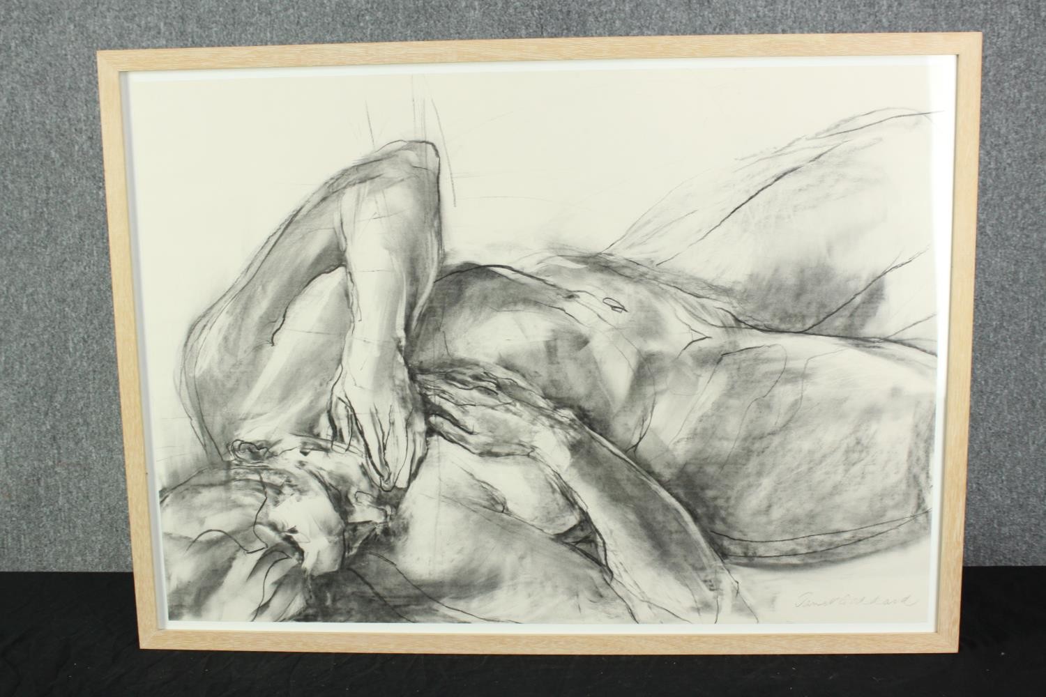 Charcoal nude. Signed Janet Goddard. Framed and glazed. H.66 x W.90 cm. - Bild 2 aus 4