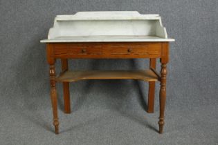 Washstand, Victorian pitch pine and marble. H.103 W.100 D.50 cm.