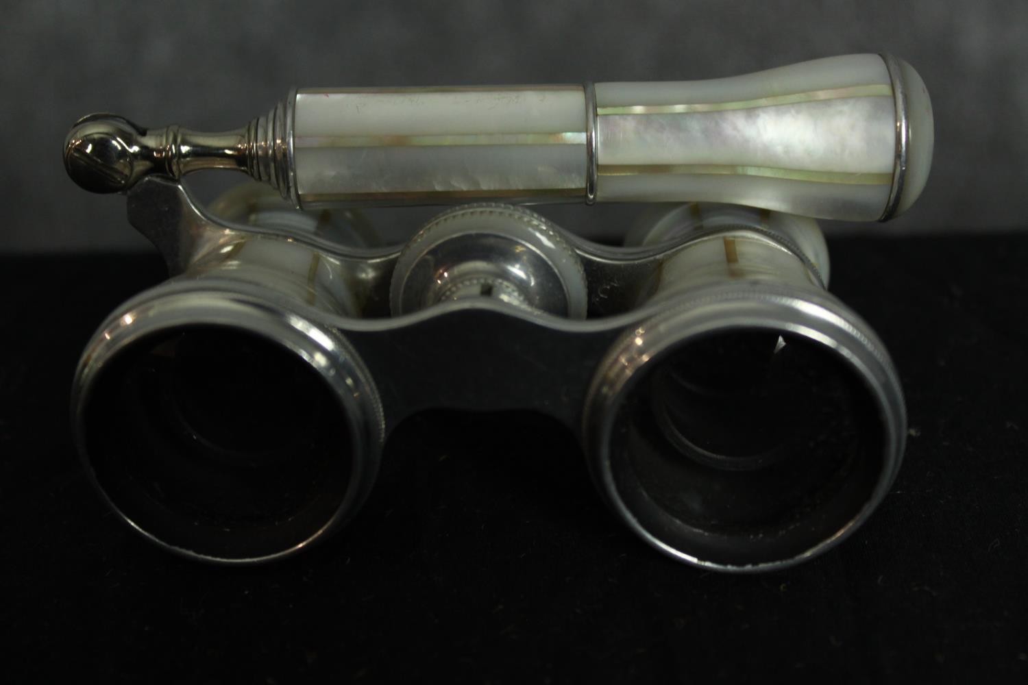 Two pairs of mother of pearl opera glasses. One with a telescopic handle. Each measure W.12 D.7 cm. - Image 4 of 5