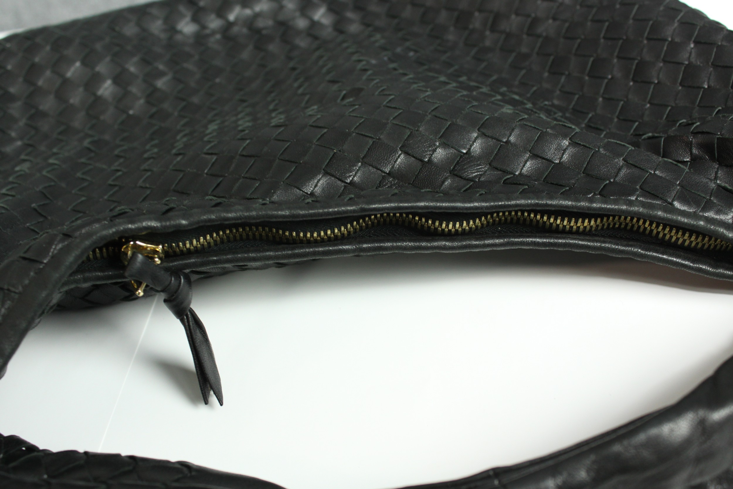 A Bottega Veneta shoulder bag. Intrecciato black leather. With a suede inlay and calf leather shell. - Image 5 of 5