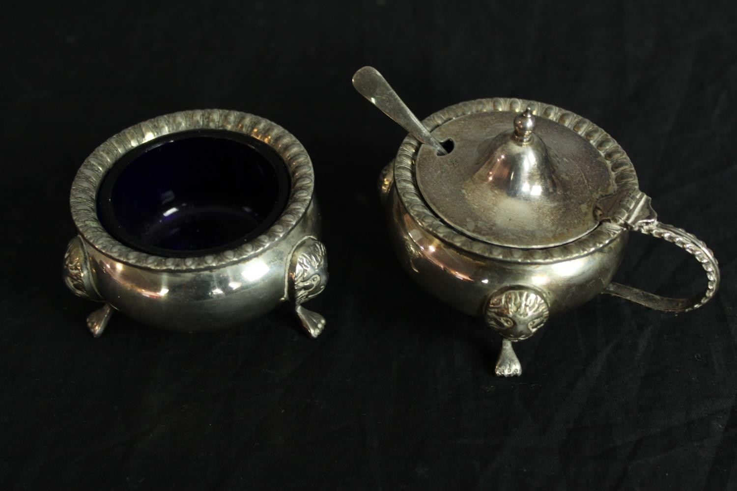 A pair of hallmarked silver bon bon dishes with pierced floral decoration along with a silver plated - Image 6 of 8