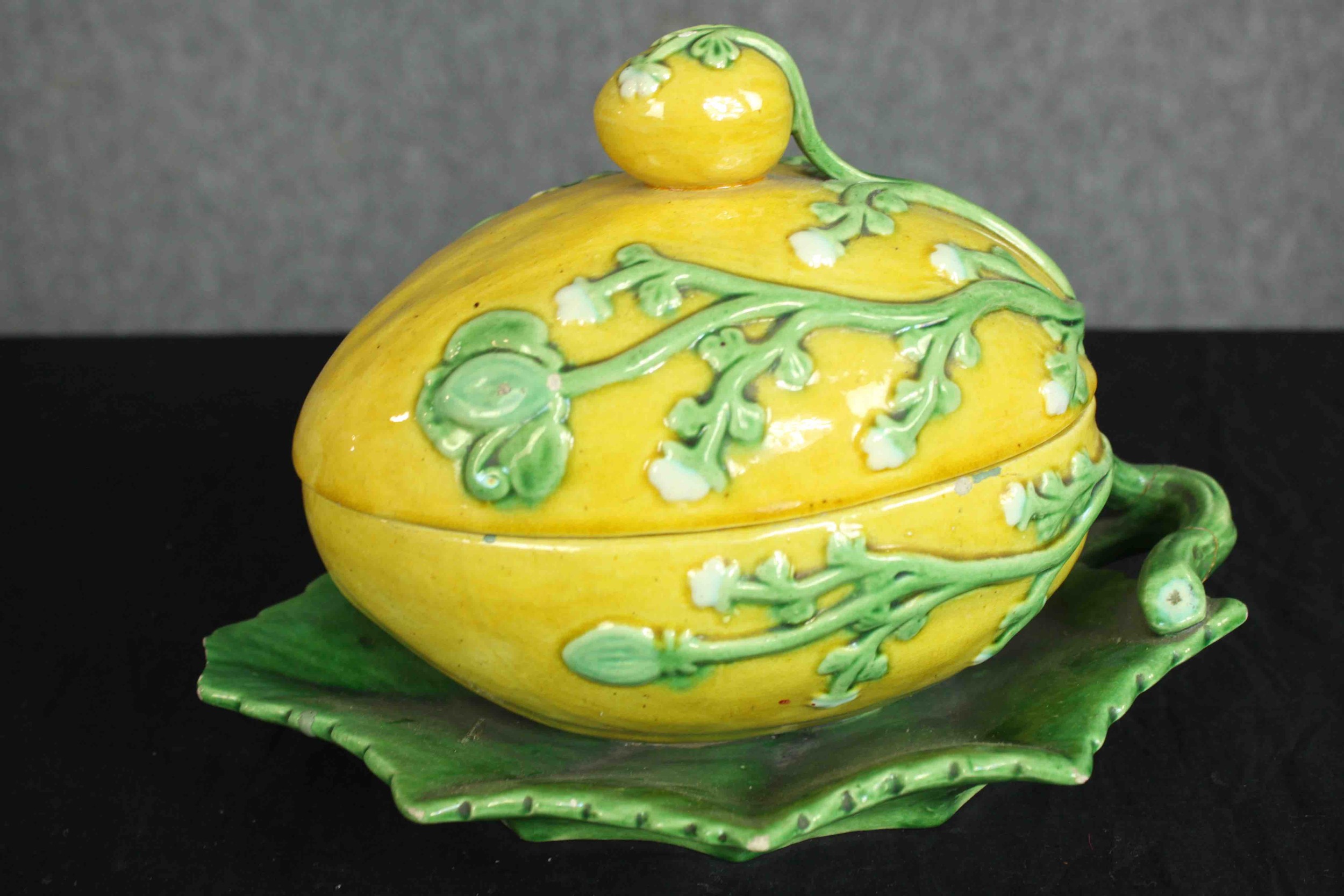 A collection of green and yellow porcelain made by 'L&H' Pottery. Two dishes, a jug, and a lemon - Image 9 of 12