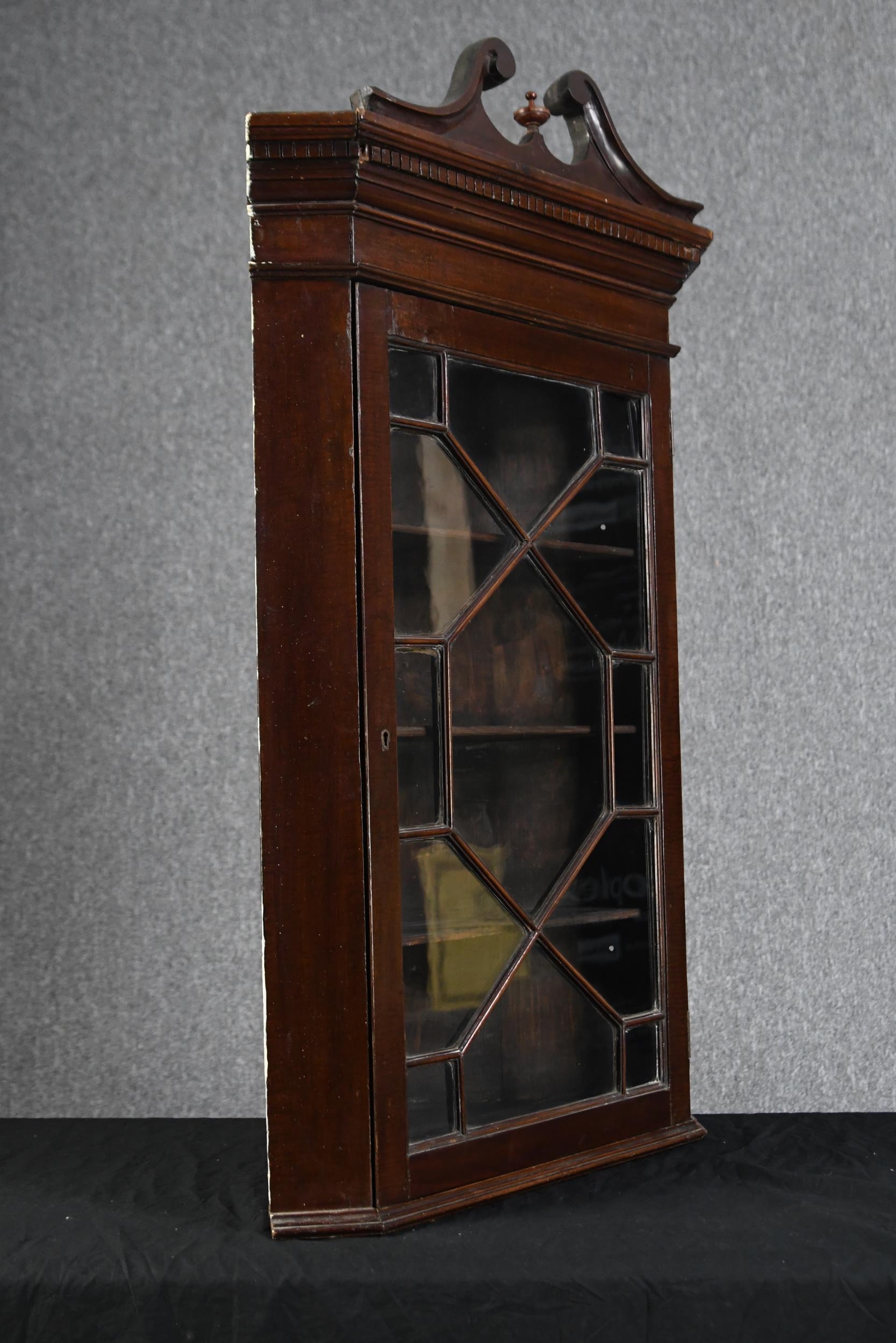 Corner cabinet, hanging type, Georgian mahogany. H.112 W.65 - Image 3 of 3
