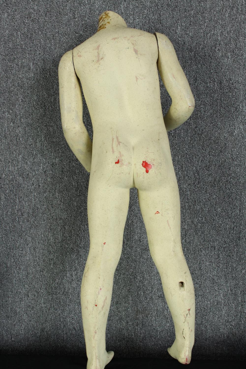 Child store mannequin. Missing its head. Twentieth century. H.86 cm. - Image 3 of 3