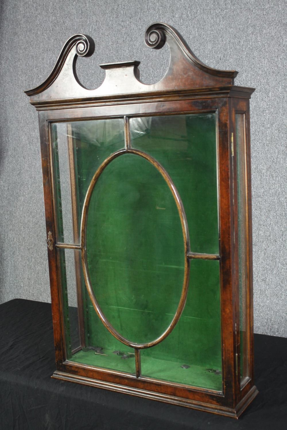 Display cabinet, wall hanging, C.1900 Georgian style walnut. H.92 W.59 D.14cm. - Image 2 of 5