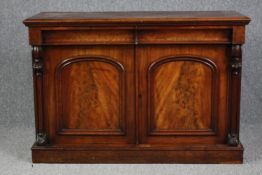 Sideboard, Victorian flame mahogany. H.93 W.137 D.51cm.