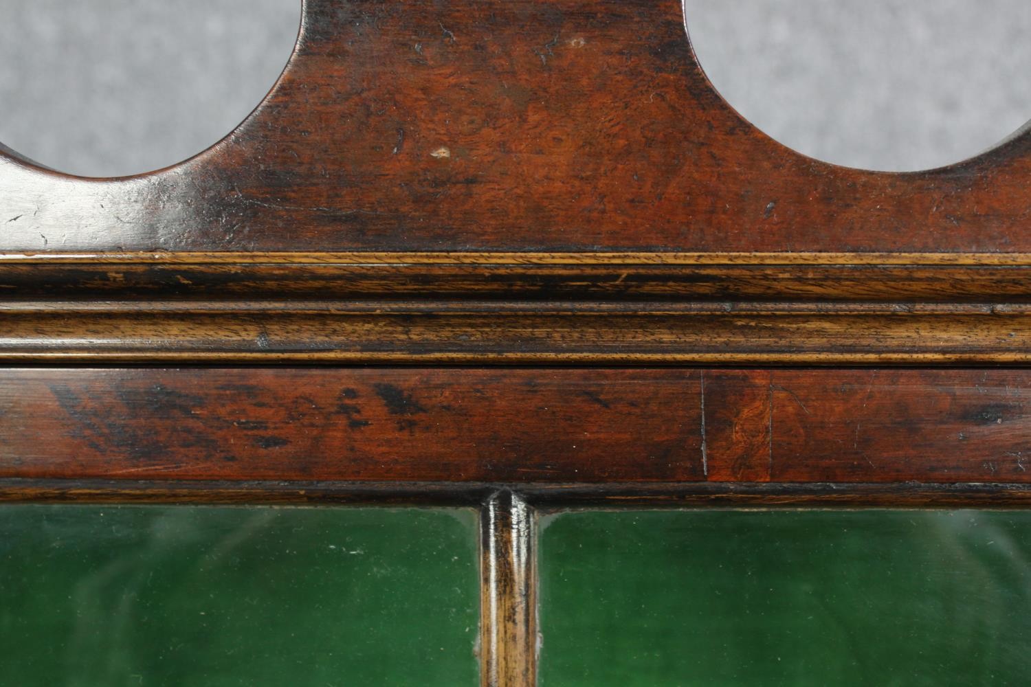 Display cabinet, wall hanging, C.1900 Georgian style walnut. H.92 W.59 D.14cm. - Image 5 of 5