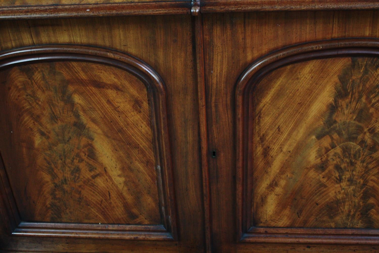 Sideboard, Victorian flame mahogany. H.93 W.137 D.51cm. - Image 6 of 6