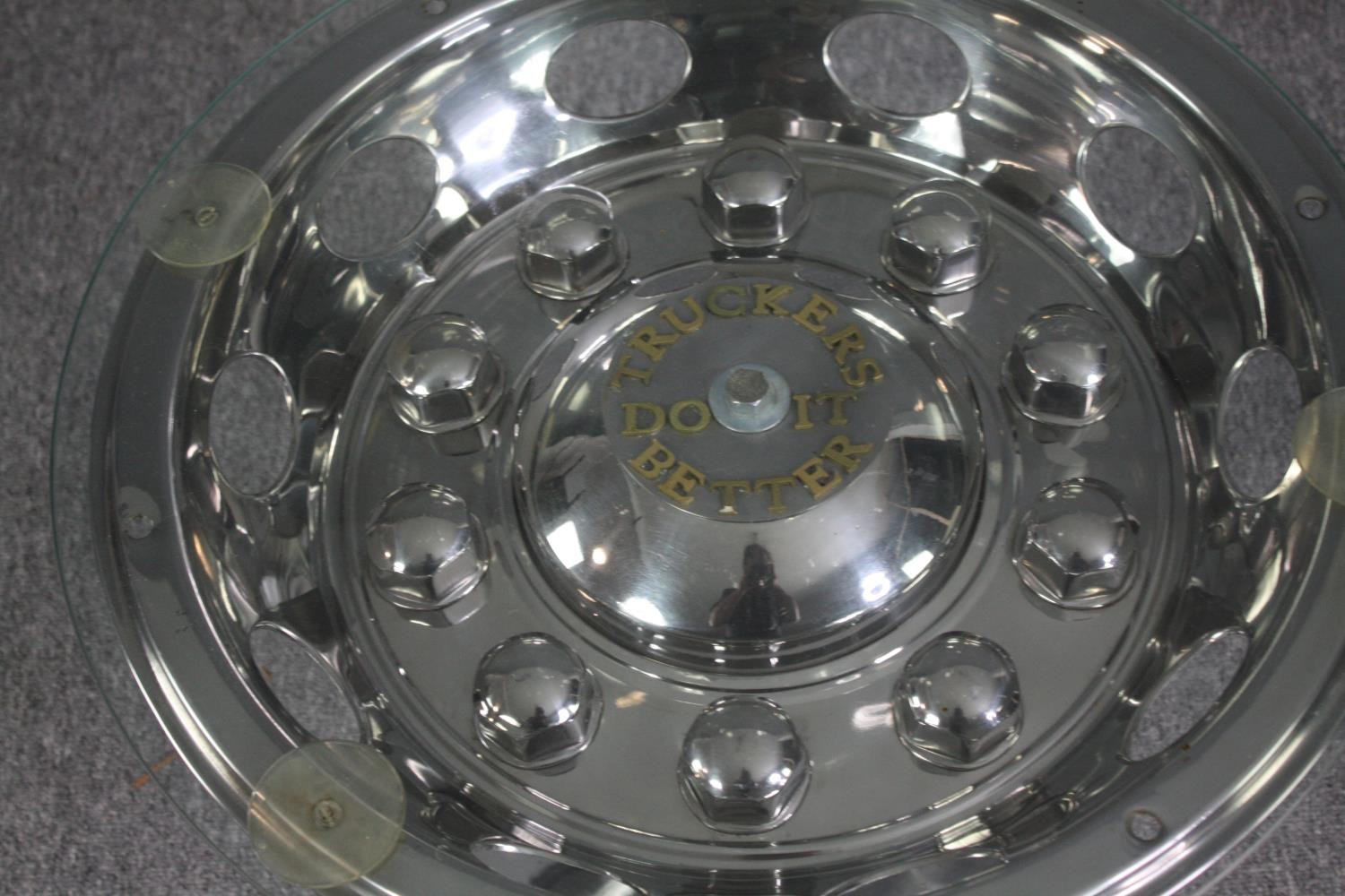 A car hubcap. Polished and reconditioned into a coffee table. H.46 Dia.60 cm. - Image 2 of 5