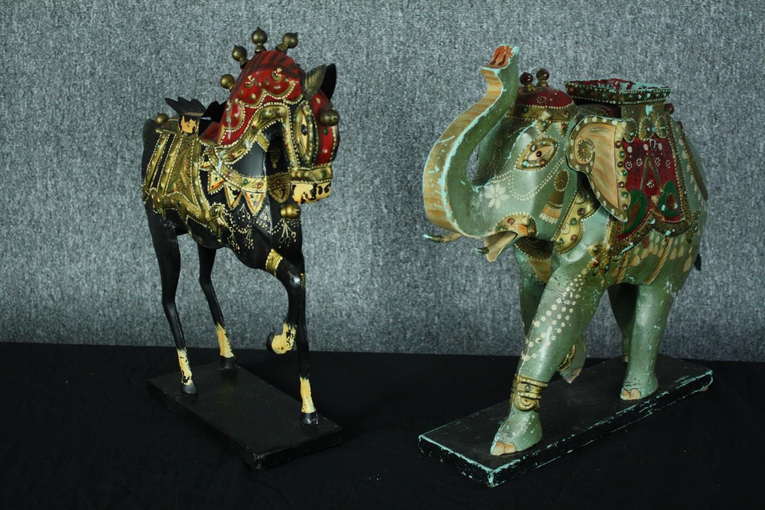 Two candle holders. A metal elephant and horse. Hand painted and decorated with ceremonial riding - Image 4 of 6