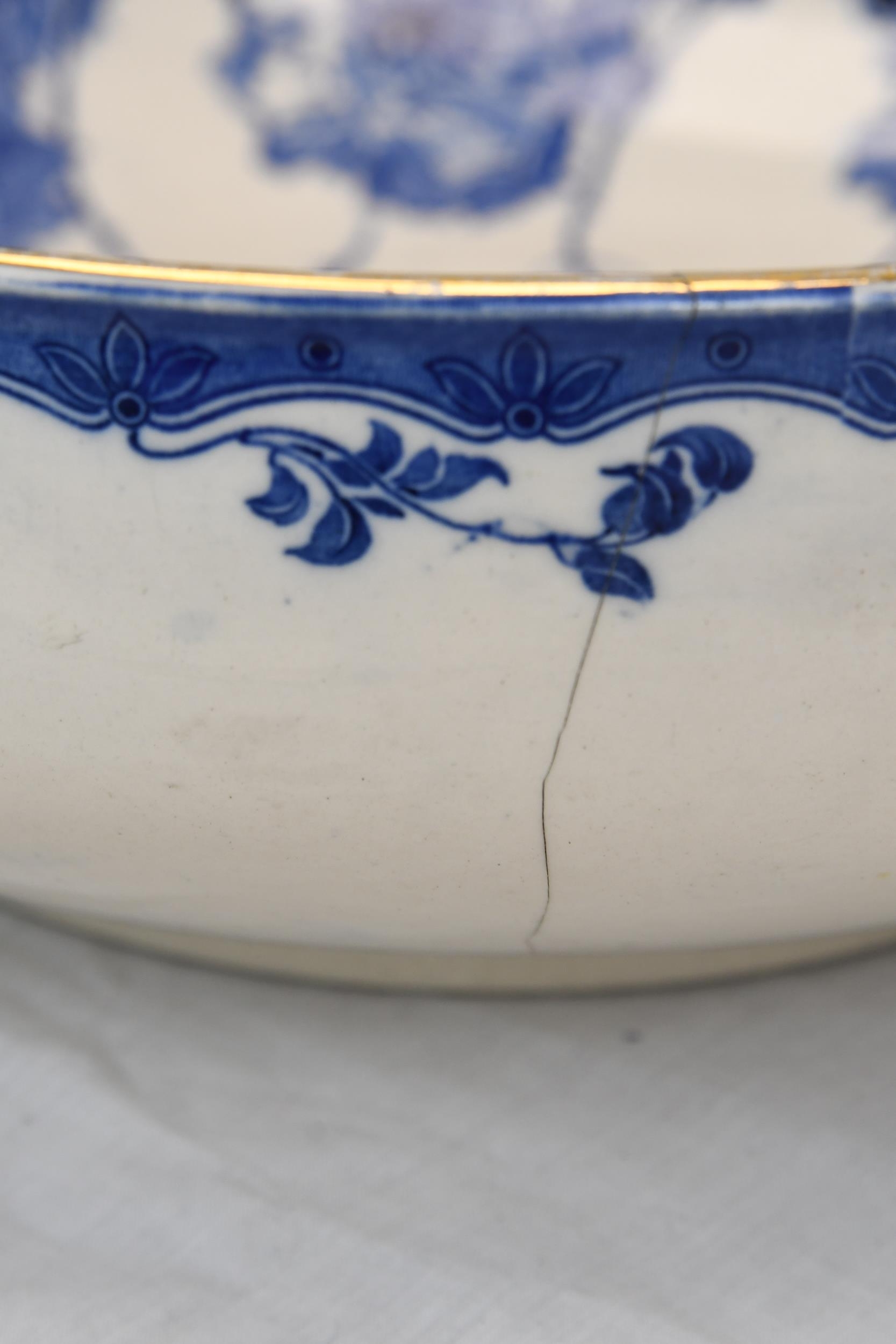Two Royal Doulton hand painted blue and white early twentieth century ceramics. The largest has a - Image 4 of 4