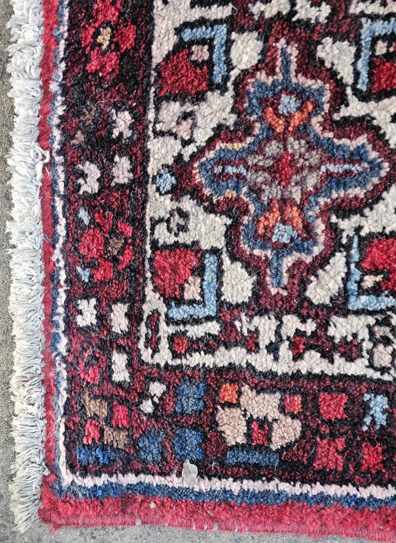 Carpet, hand knotted Persian with central sapphire flowerhead medallion on a madder ground within - Image 3 of 3