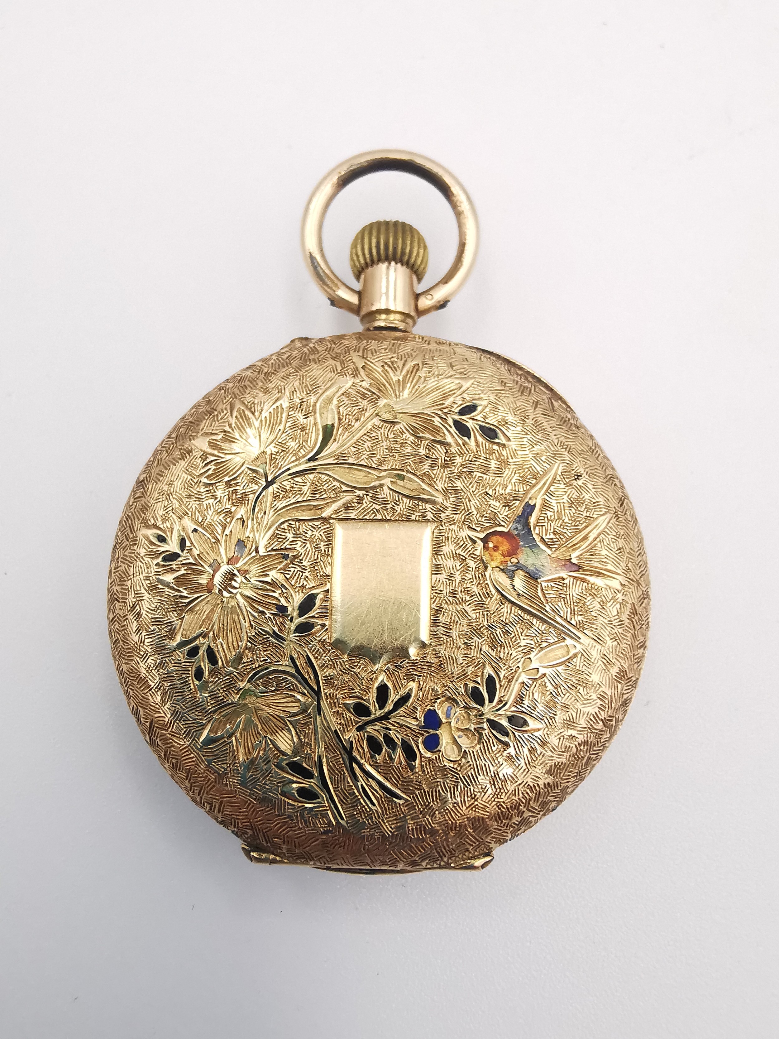 An Edwardian 14ct rose gold Swiss ladies fob watch with engraved design. The back case decorated - Image 2 of 7