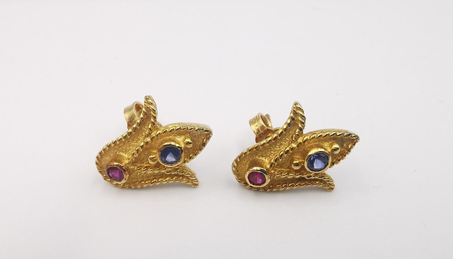 A boxed set of 18ct yellow gold ruby and sapphire stud earrings by Greek fine jewellers - Image 3 of 6