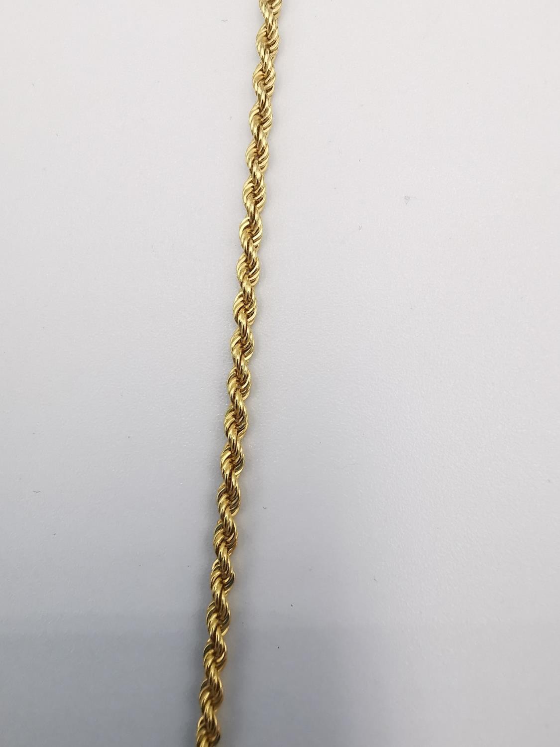 An 18ct yellow gold twist rope chain with lobster clasp. Hallmarked:18KT, Italy, 750. L.64cm - Image 3 of 5