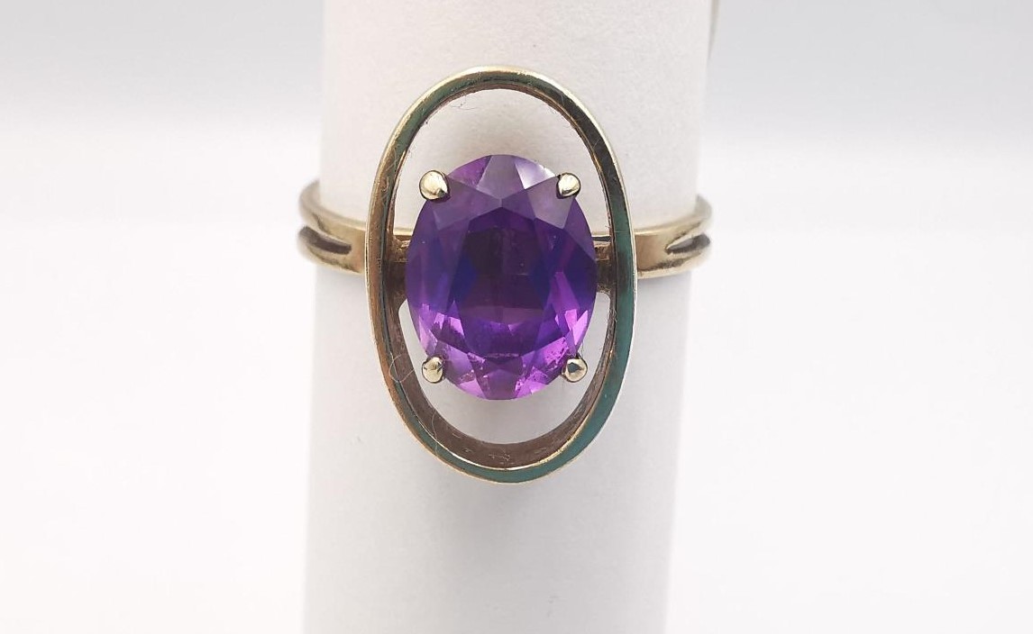 A 10ct yellow gold amethyst dress ring along with an 18ct sapphire and diamond cluster ring. The - Image 2 of 7