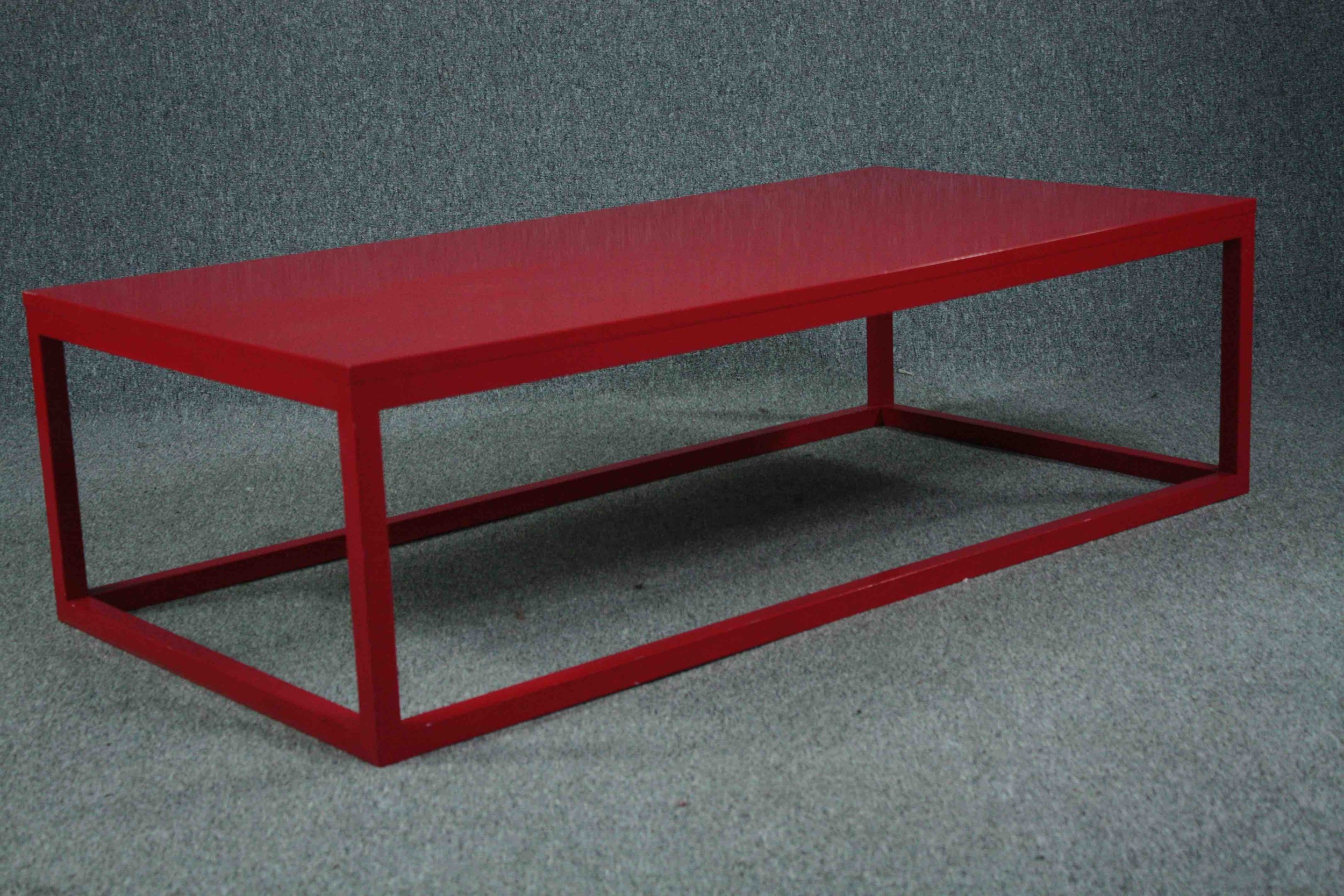 A contemporary lacquered coffee table. H.40 W.143 D.70cm. - Image 3 of 5