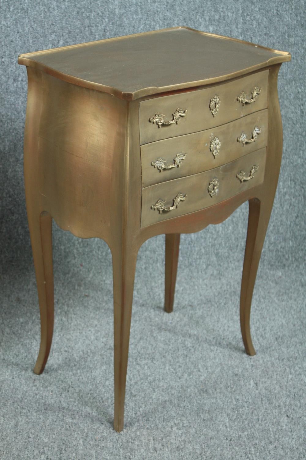 Bedside chests, a pair, Louis XV style gold lacquered. H.74 W.49 D.34cm. (each) - Image 4 of 5