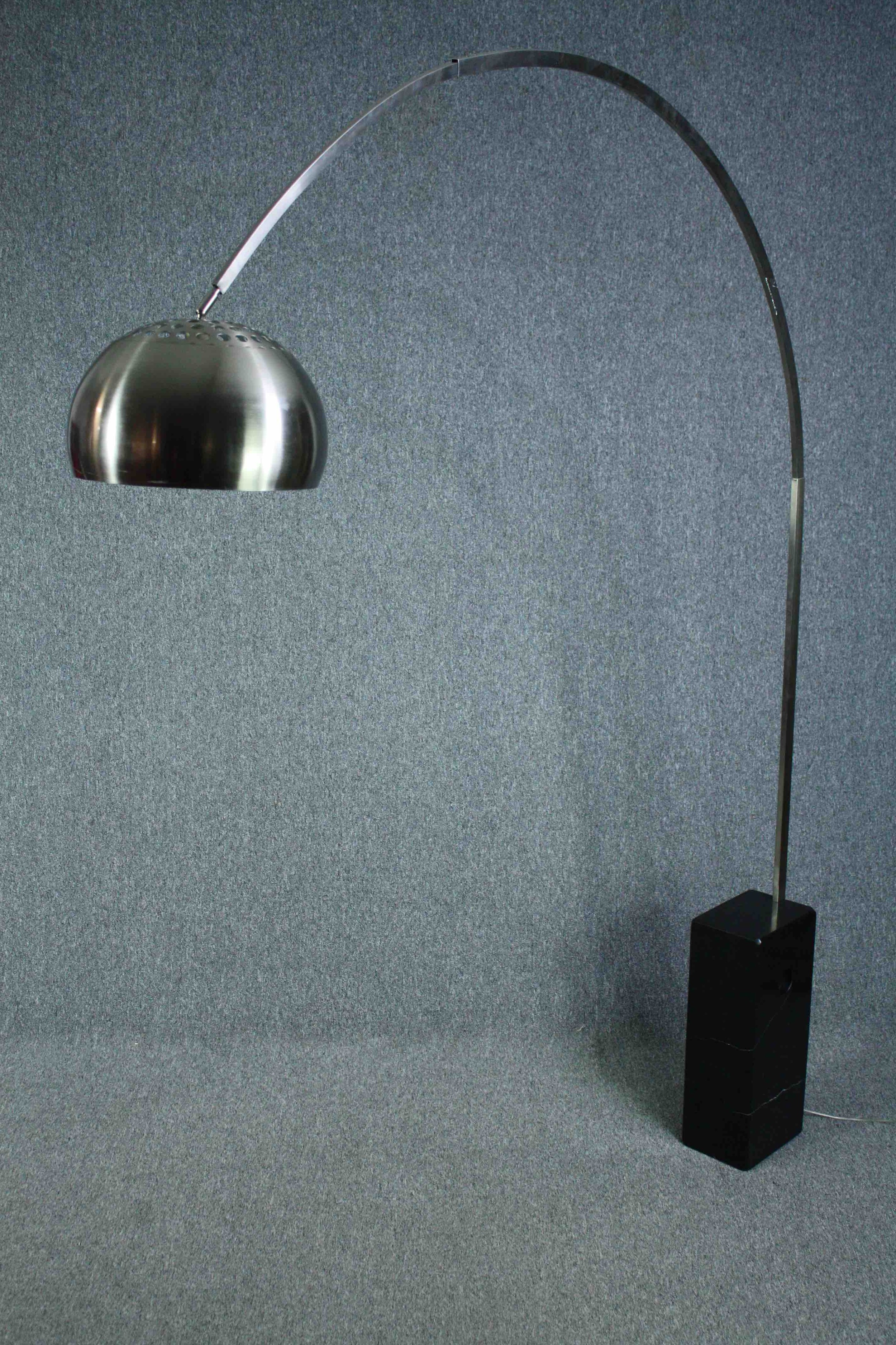Conran. Arc lamp, Achille Castiglioni for Flos "Arco" lamp, chrome on white veined black marble - Image 3 of 7