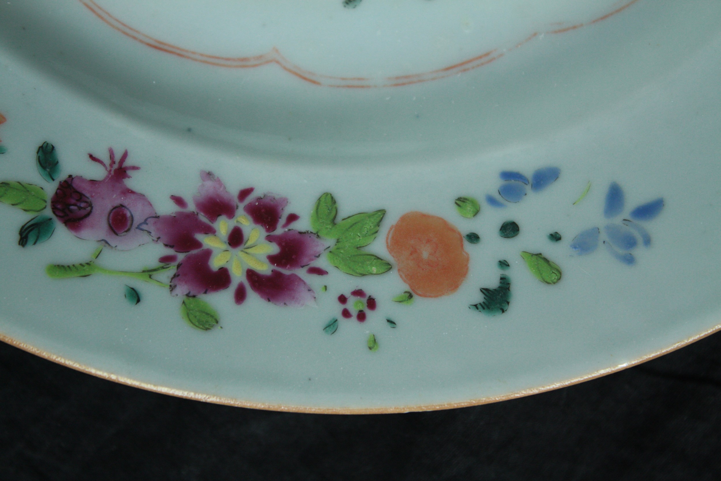 A set of five 18th century Chinese porcelain export ware plates with matching hand painted floral - Image 5 of 5