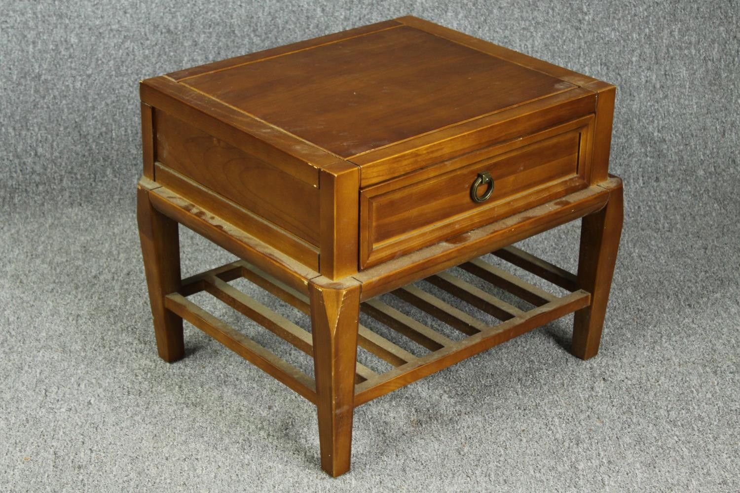 Lamp table, vintage with slatted undertier. H.47 W.59 D.48cm. - Image 2 of 4