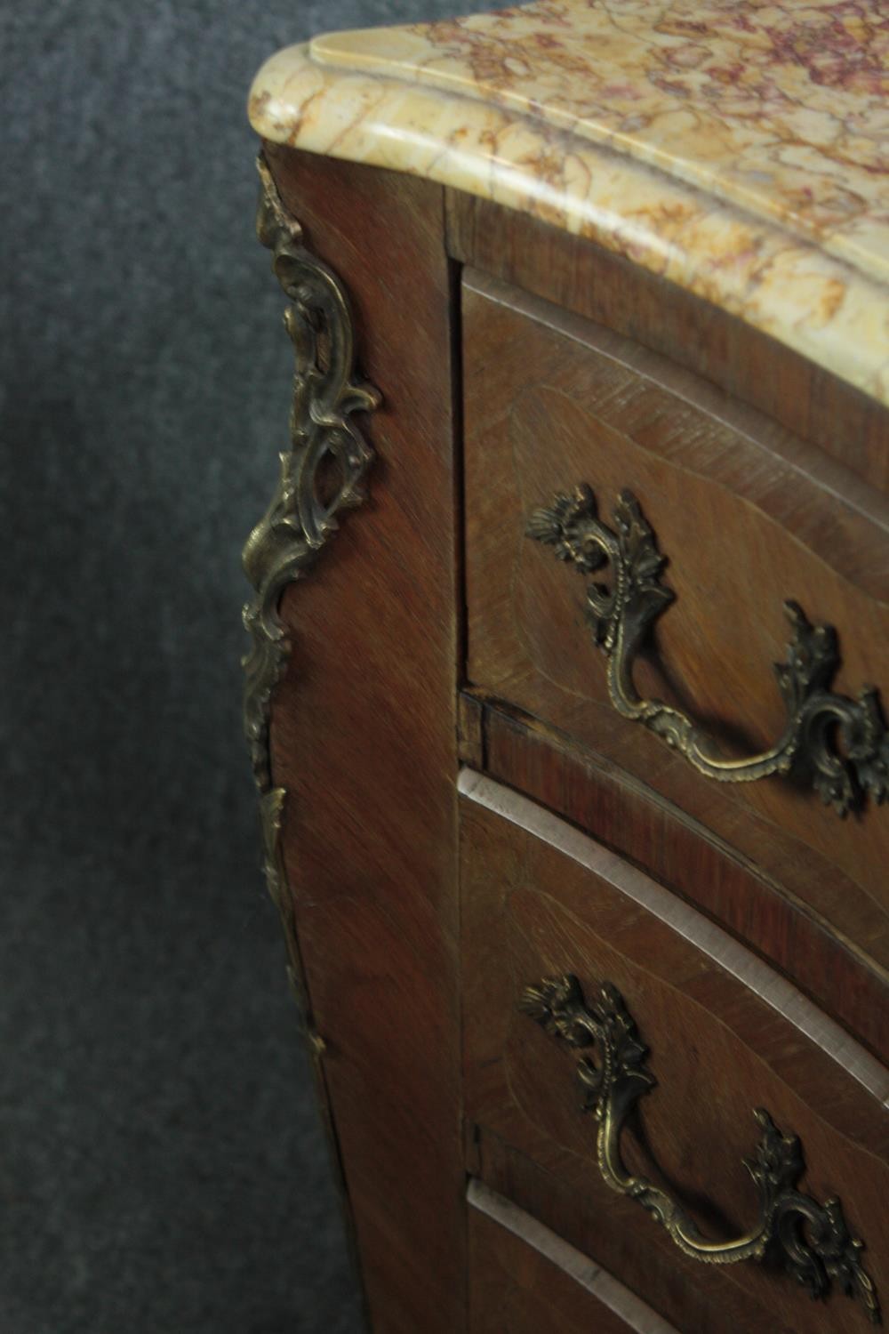 Commode chest, Louis XV style, kingwood and satinwood inlay with marble top and ormolu mounts. H. - Image 8 of 8