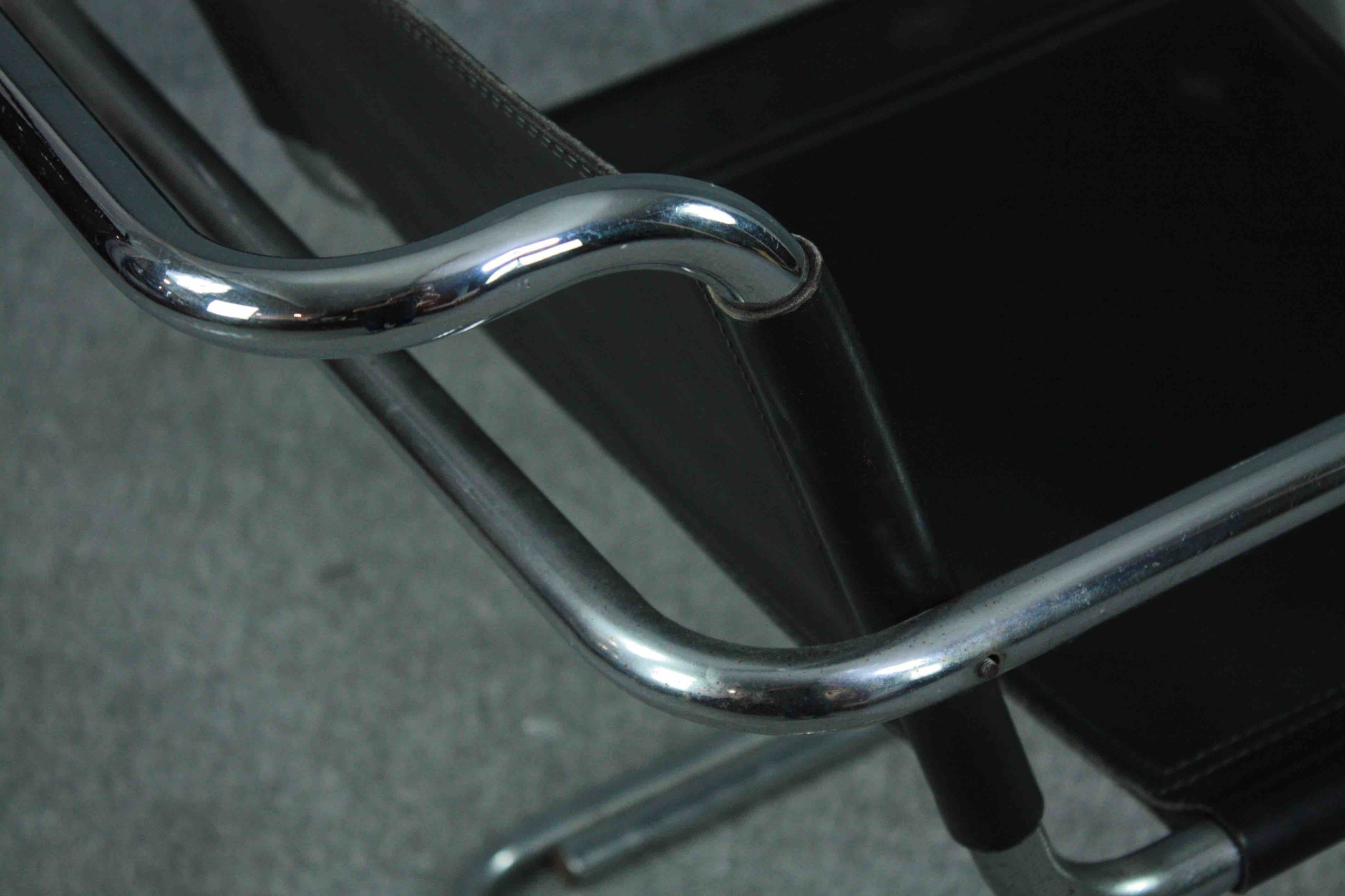 A mid century Breuer style chrome and leather cantilever armchair. - Image 4 of 4