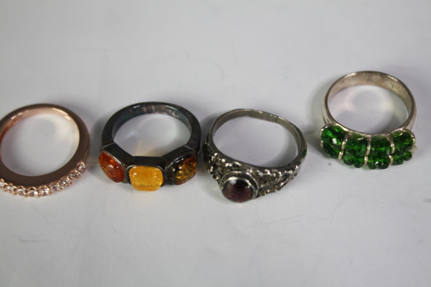 A collection of fifteen silver and silver and gem-set rings of various designs. Set with pearls, - Image 4 of 5