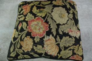 A vintage embroidered cushion. Floral design. L.45 W.45 cm.