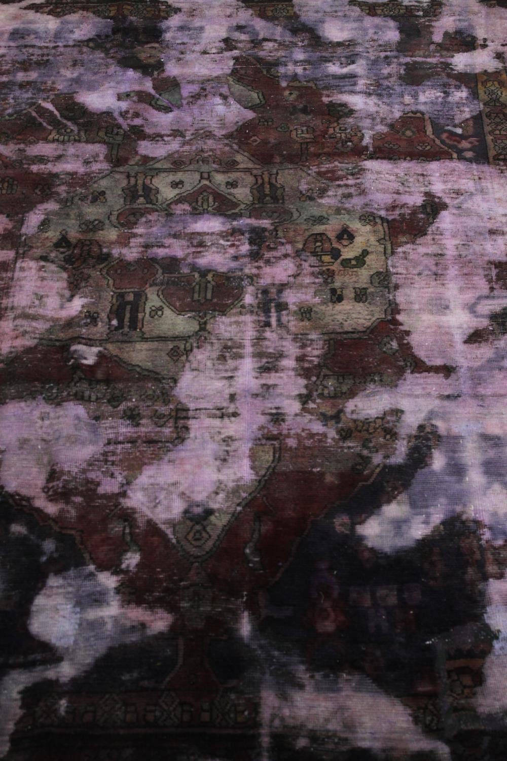 A contemporary Eastern carpet, faux distressed. L.280 W.180cm. - Image 3 of 5