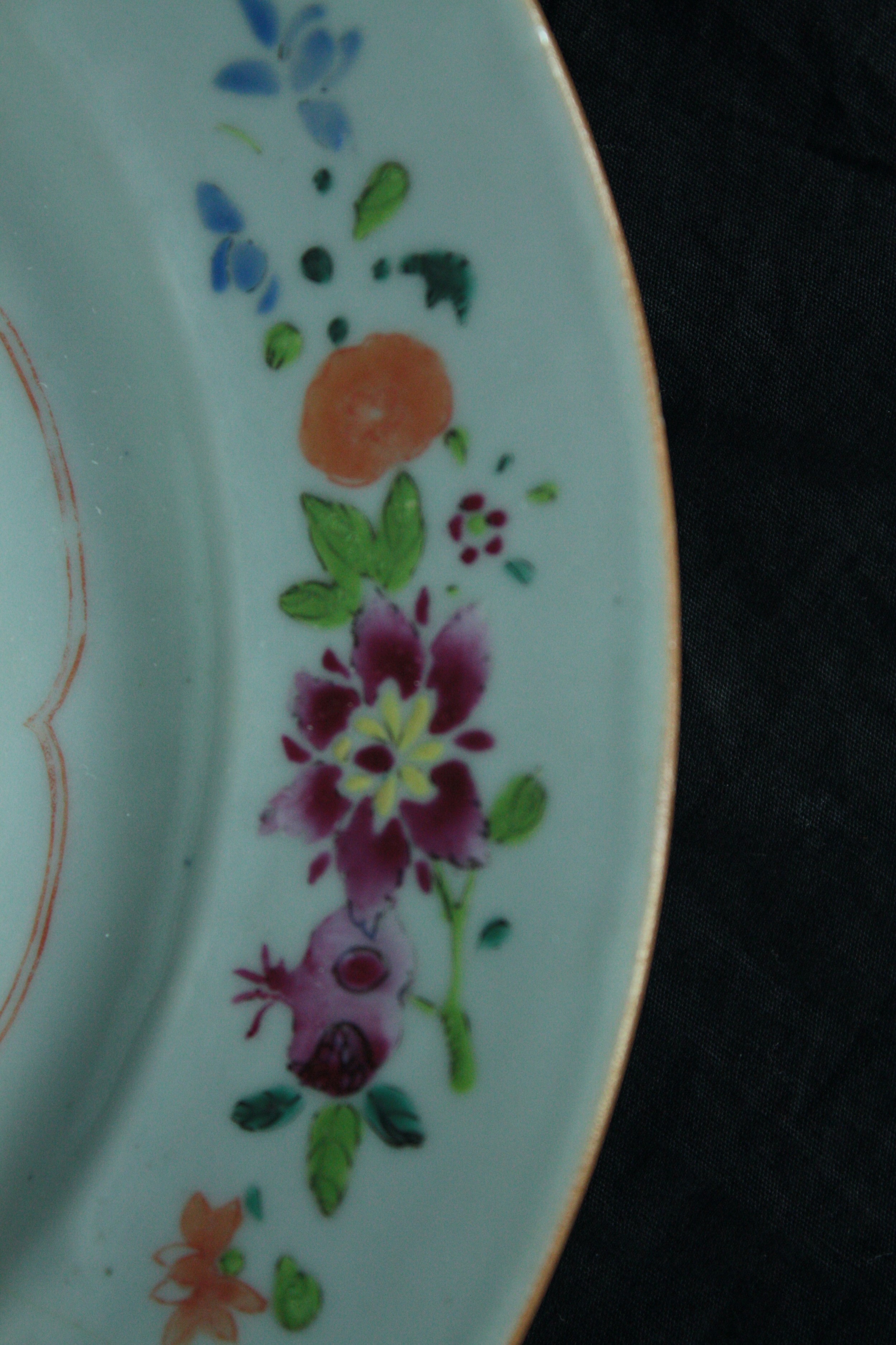 A set of five 18th century Chinese porcelain export ware plates with matching hand painted floral - Image 4 of 5