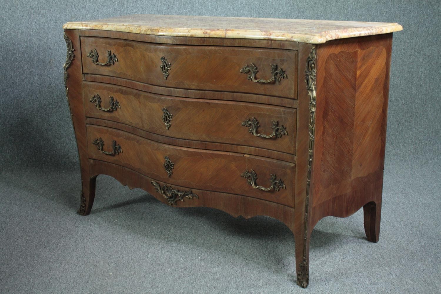 Commode chest, Louis XV style, kingwood and satinwood inlay with marble top and ormolu mounts. H. - Image 3 of 8