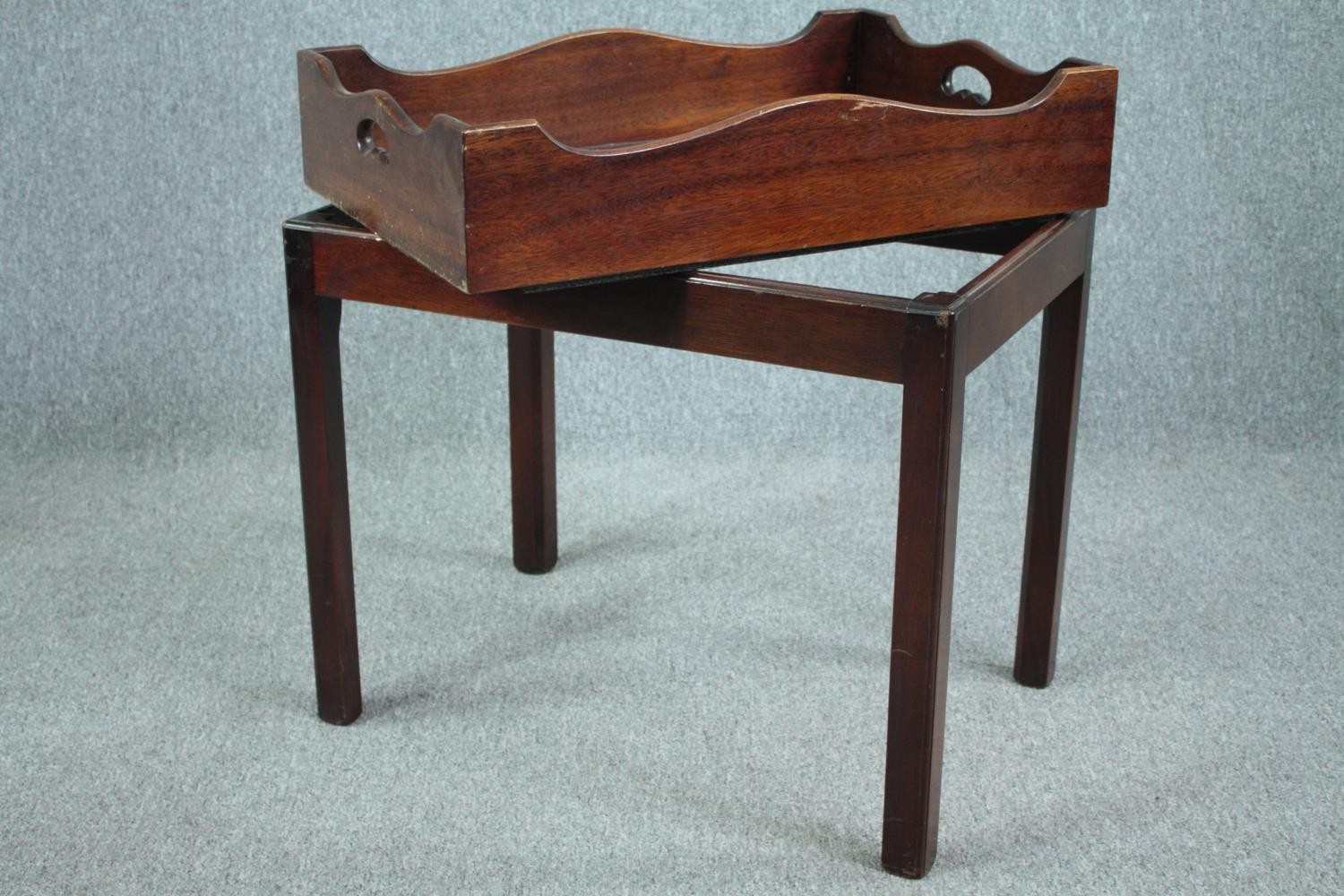 Butler's tray on stand, Georgian style mahogany. H.73 W.71 D.47cm. - Image 5 of 5