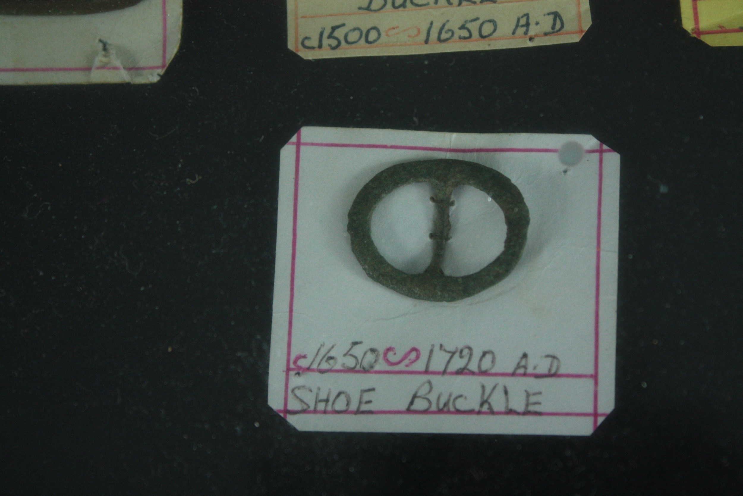 A collection of seventeenth and eighteenth century belt, hat and shoe buckles. Well preserved and - Image 5 of 7