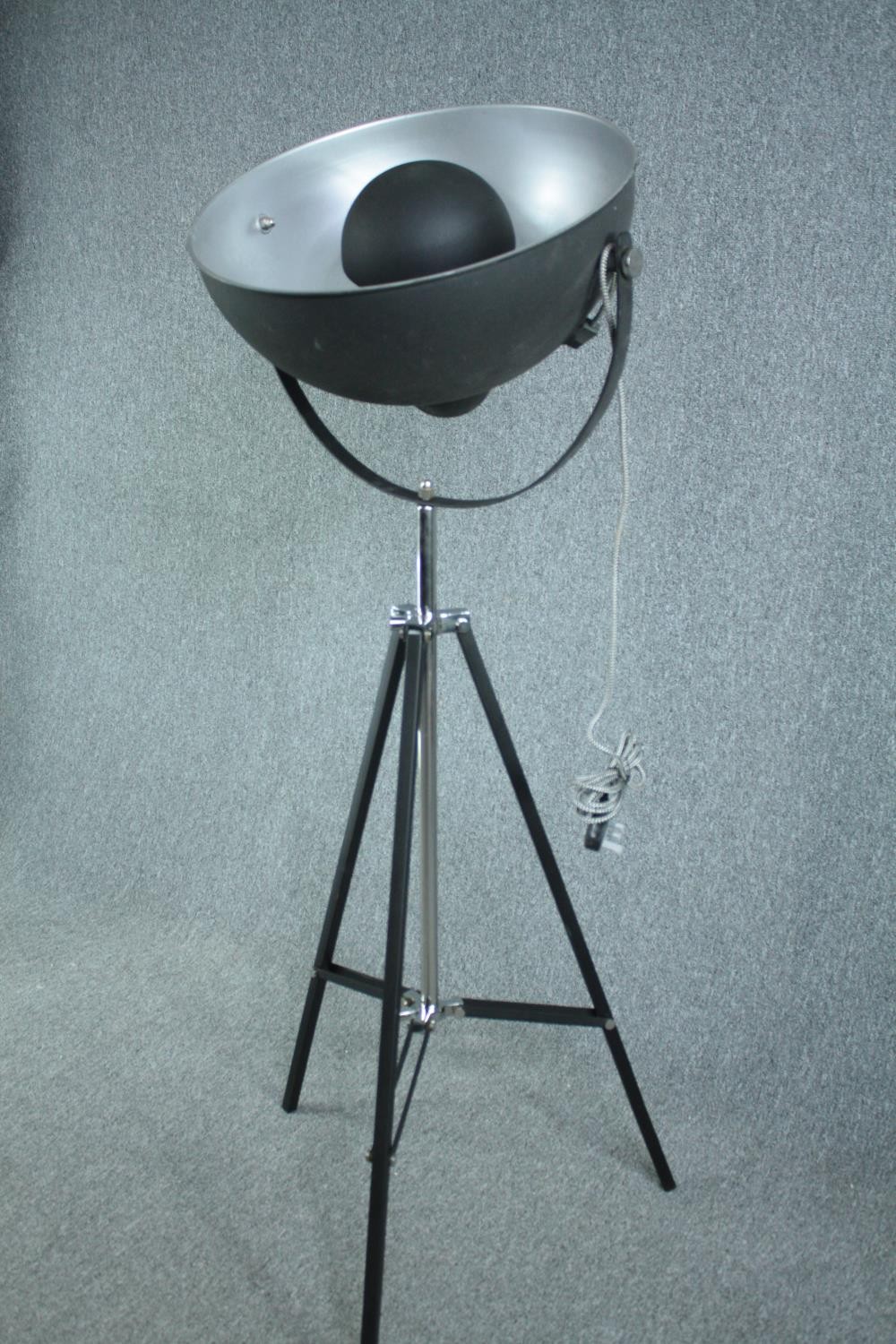 A contemporary floor standing lamp in the vintage style. H.152 cm. - Image 3 of 4