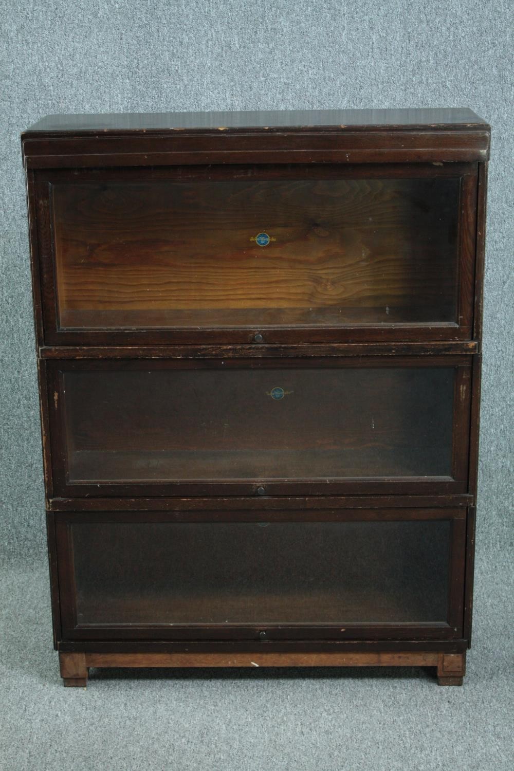 Bookcase, Globe Wernicke, mid century oak in three sections. H.115 W.85 D.28cm.