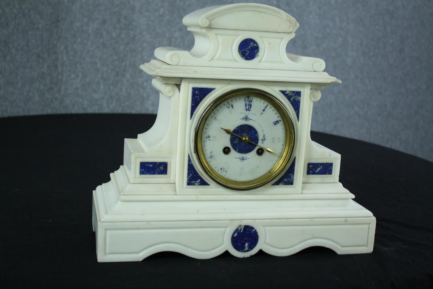 Mantle clock. The face is quite worn and the makers mark is unreadable. Probably French and early - Image 4 of 7