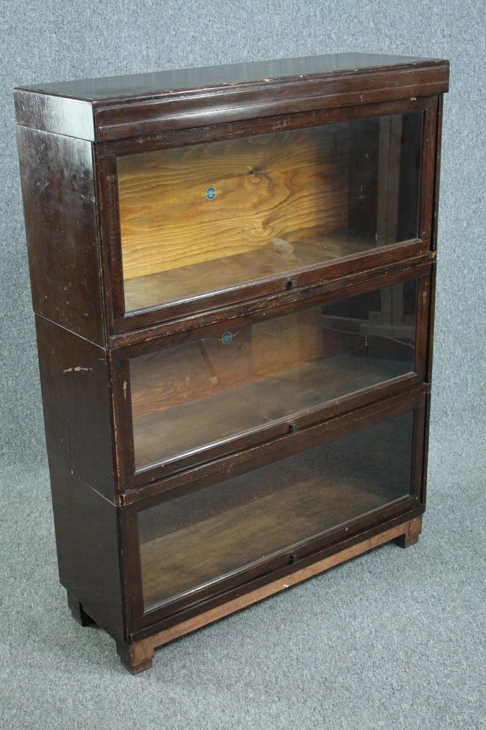 Bookcase, Globe Wernicke, mid century oak in three sections. H.115 W.85 D.28cm. - Image 2 of 6