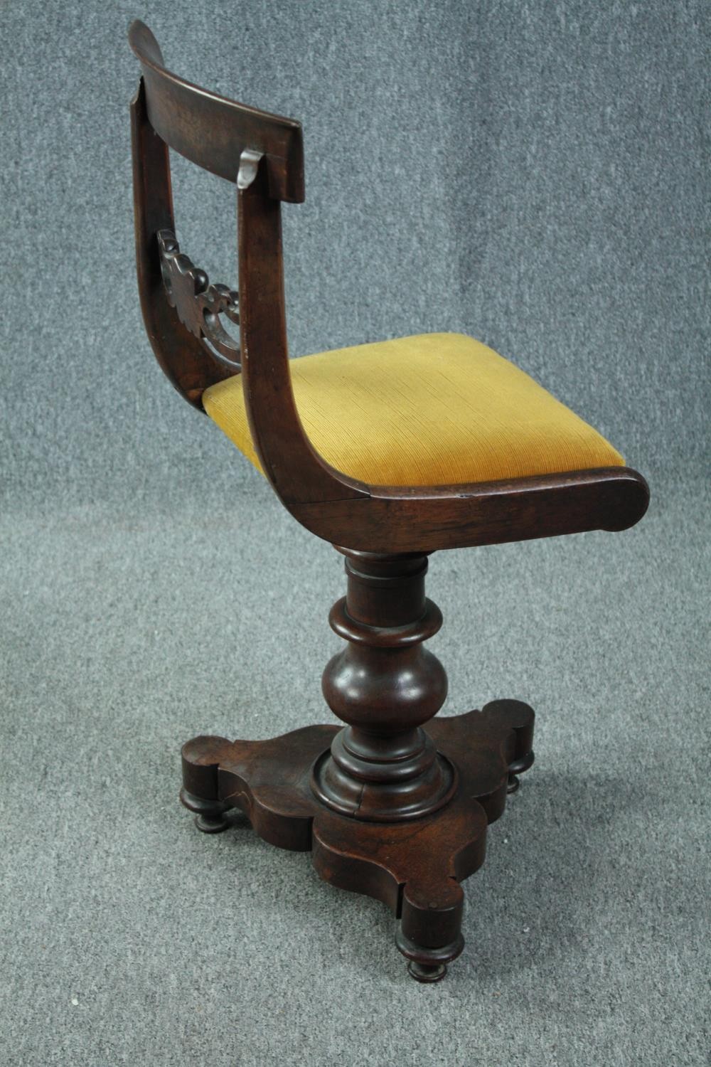 An early Victorian mahogany piano seat with swivel action. H.83cm. - Image 3 of 5