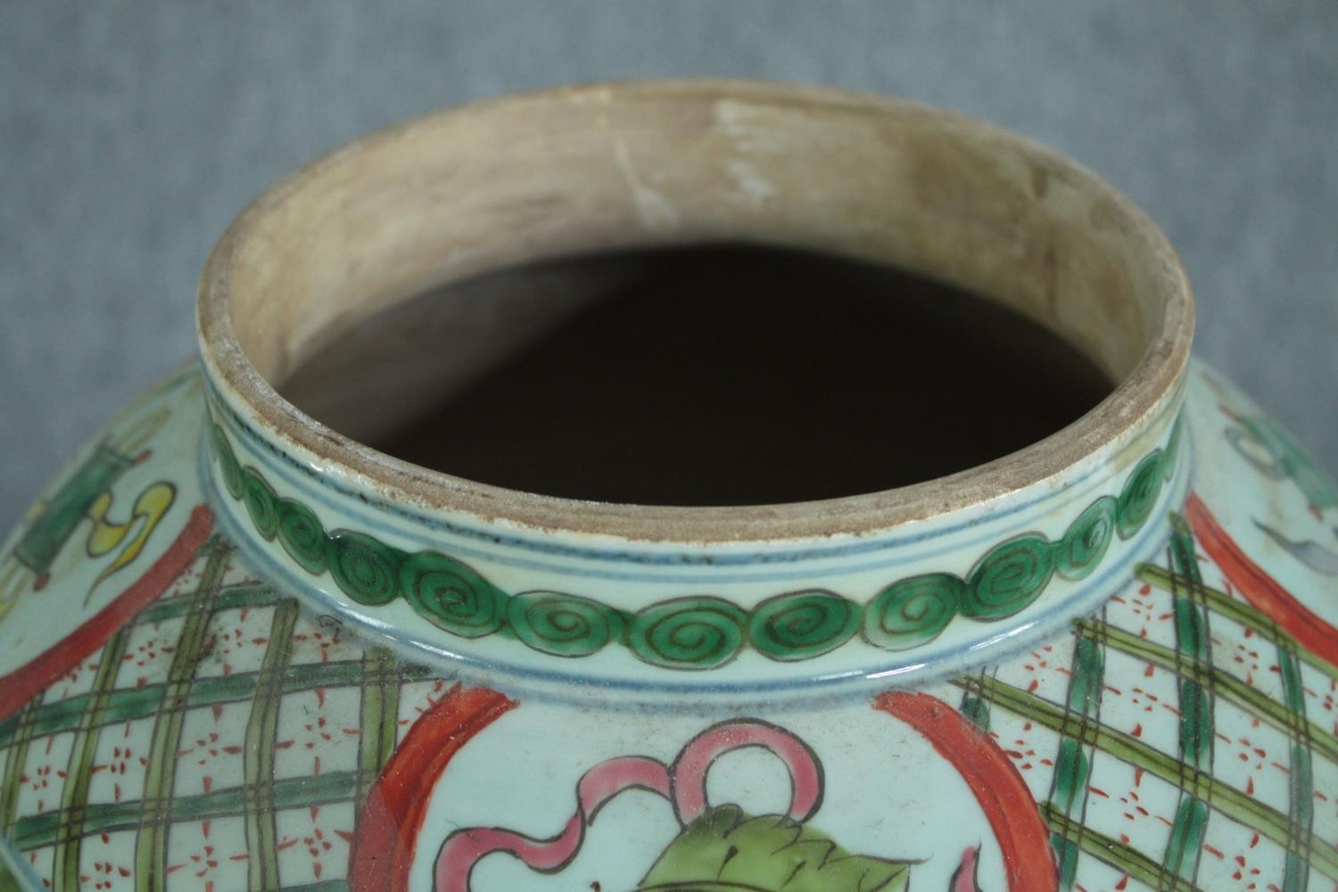 A Chinese lidded pot hand painted and decorated with dragons. Twentieth century. H.58 Dia. 30 cm. - Image 4 of 6