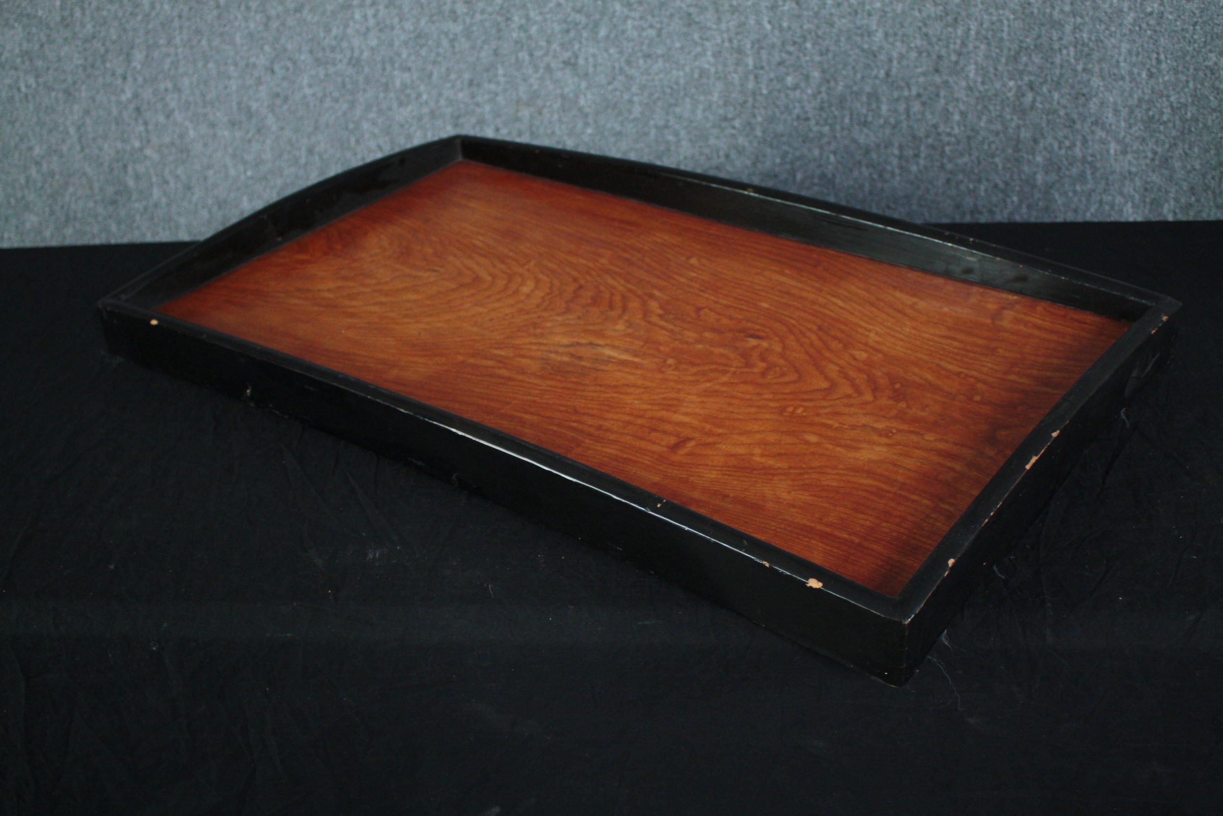 A Chinese tray with lacquered sides. Signed on the base by the maker H.76 W.45cm. - Image 2 of 5