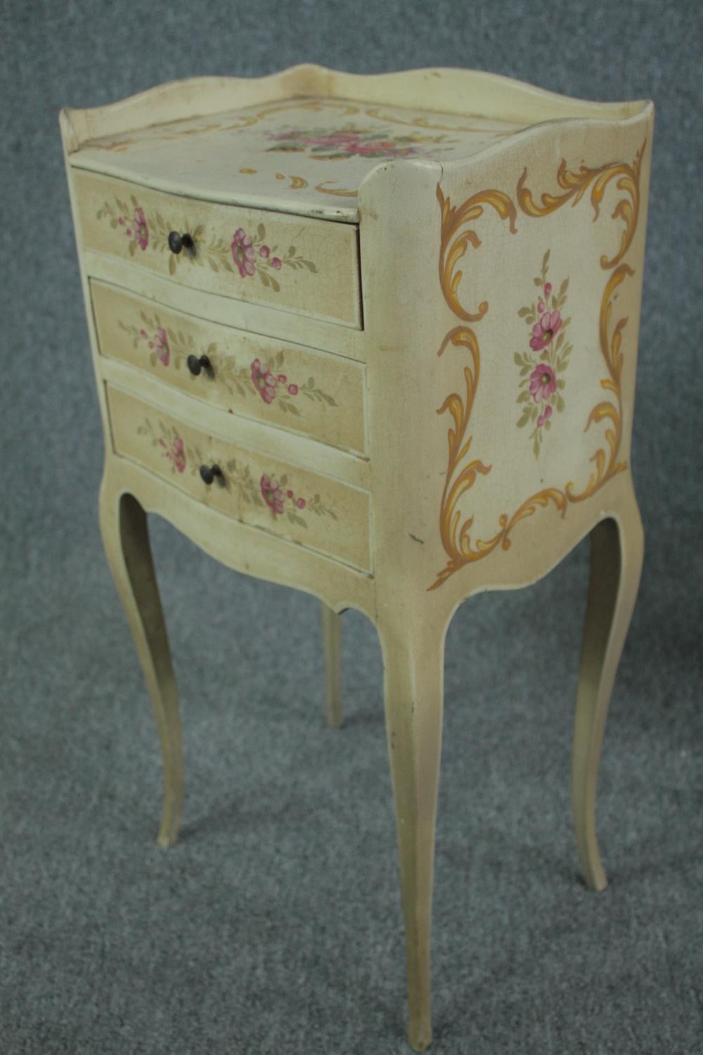 Bedside chests, a pair, Louis XV style painted and hand decorated. H.65 W.34 D.25cm. (each) - Image 3 of 6