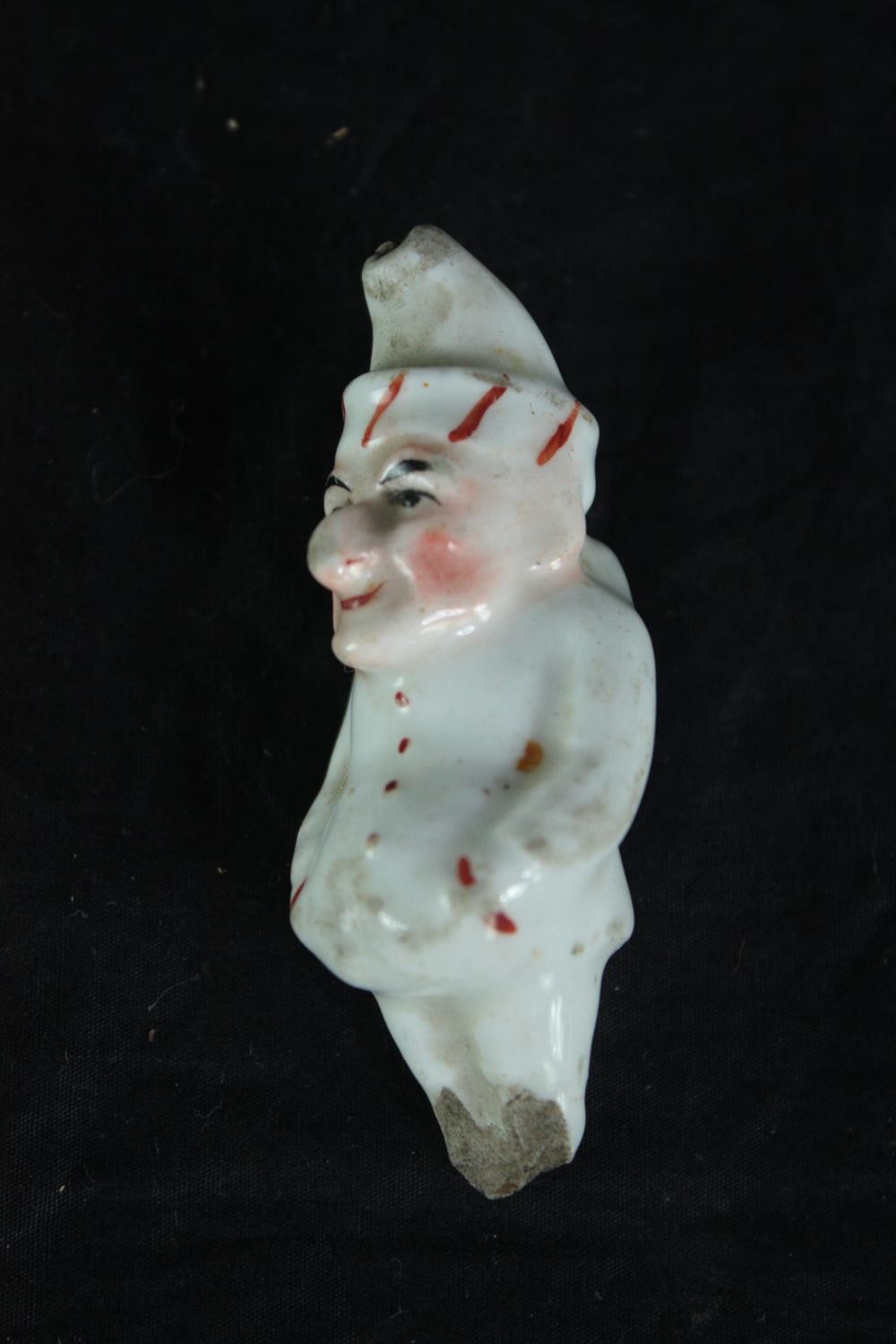 Staffordshire porcelain figures. A candleholder in the shape of a horse, a grandfather clock - Image 5 of 6