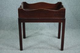 Butler's tray on stand, Georgian style mahogany. H.73 W.71 D.47cm.