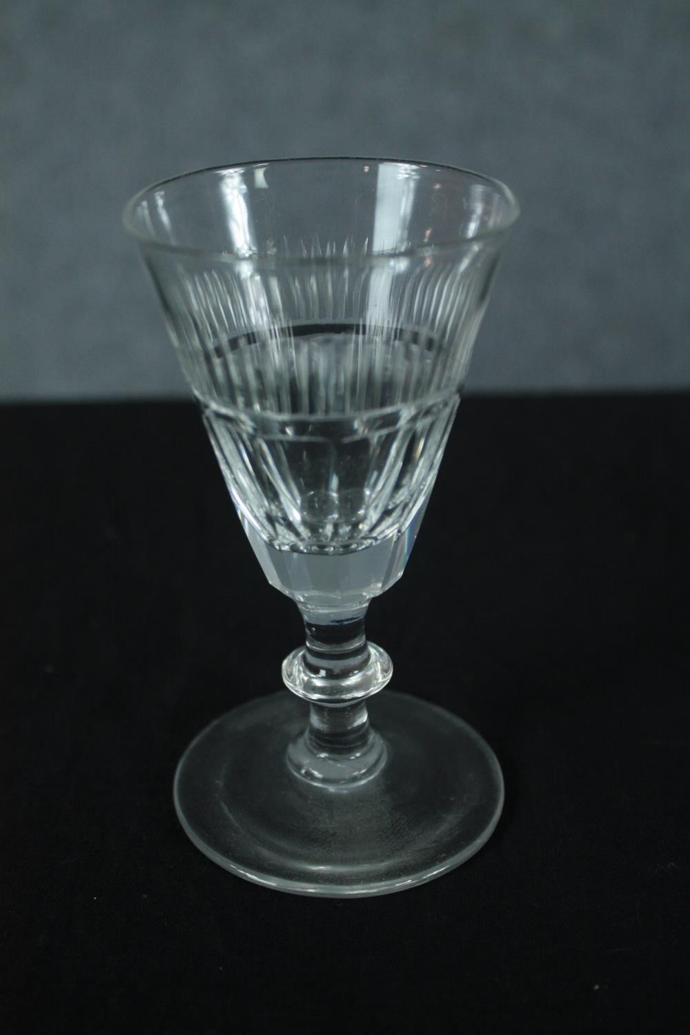 A collection of 19th and early 20th century glasses, including a set of six handled posset glasses - Image 5 of 7