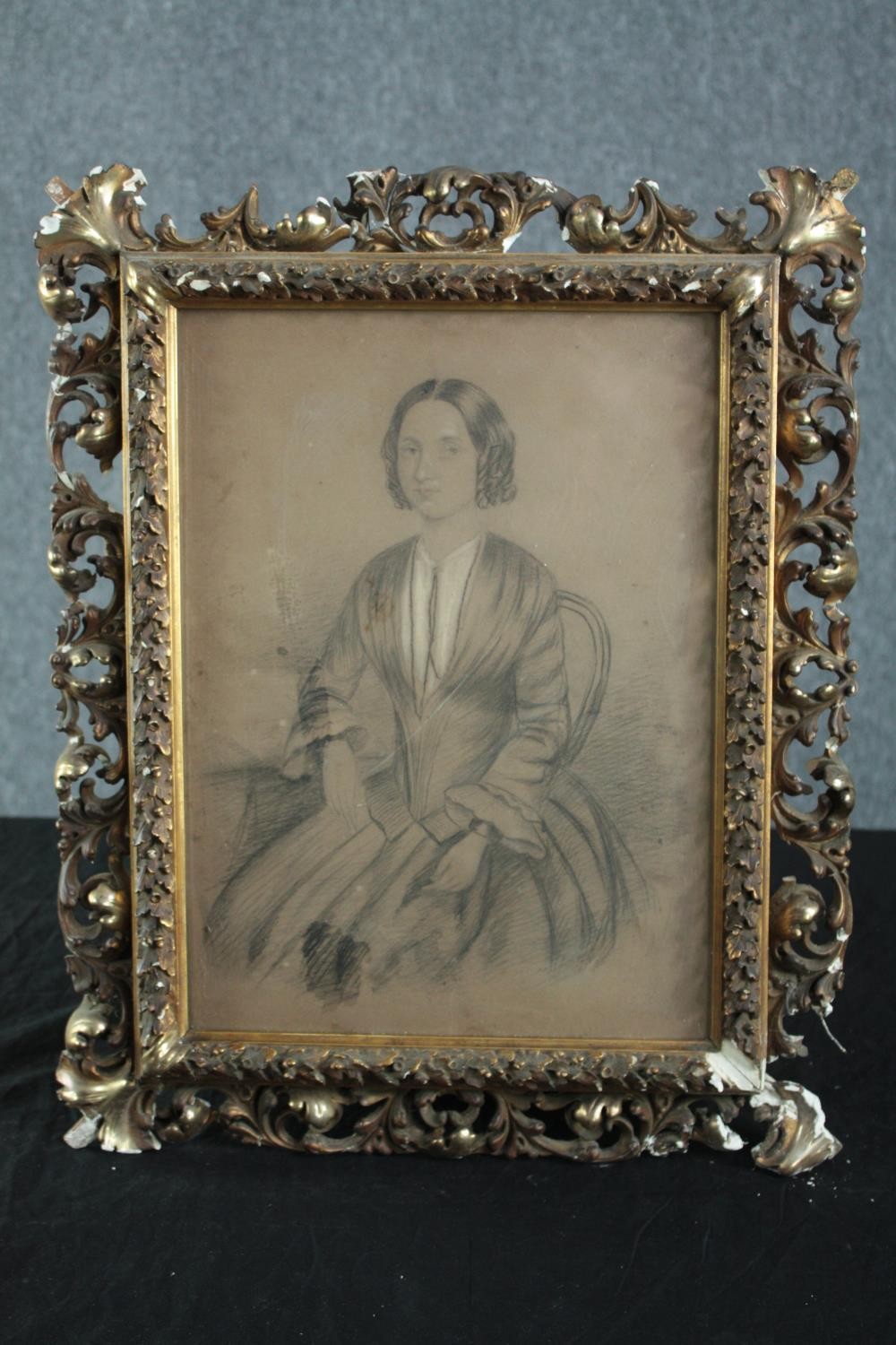 Pencil drawing. 19th century pPortrait of a woman, in damaged frame. Unsigned. H.50 W.40 cm. - Image 2 of 3